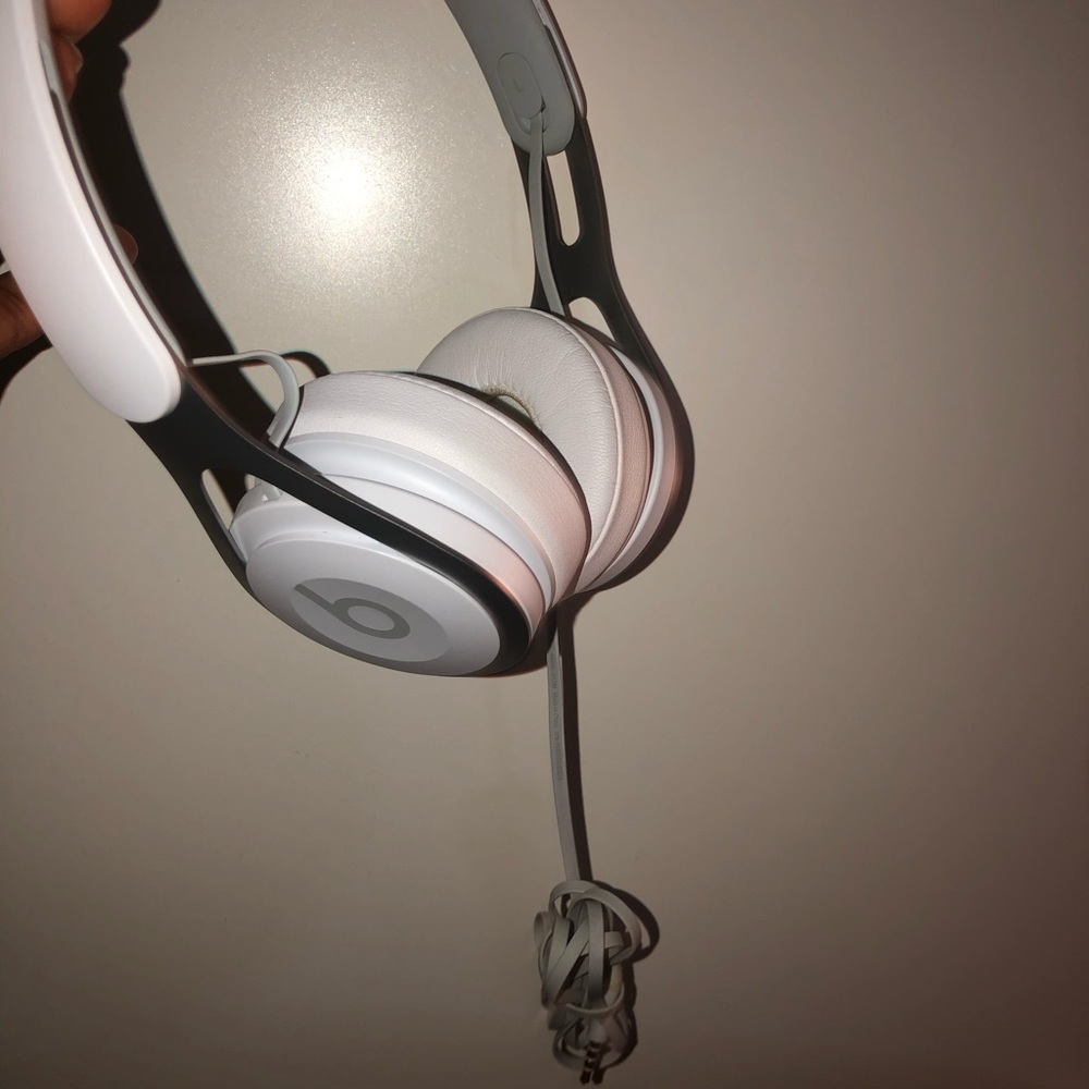 White beats EP - Picture 5 of 10
